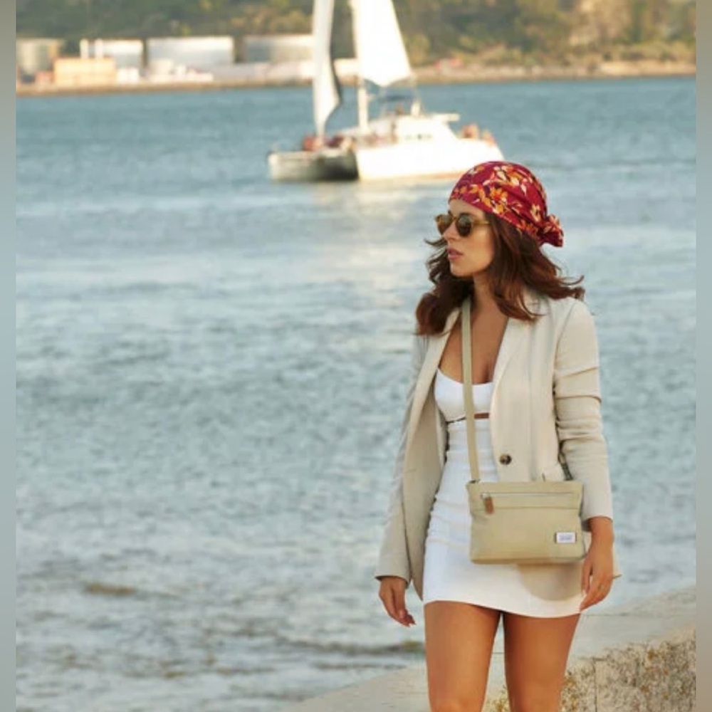 Travelon Anti-theft Heritage Small Crossbody - Picture 6 of 12